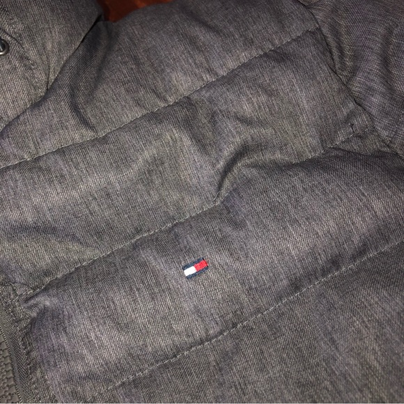Tommy Hilfiger grey puffer coat XL - Picture 3 of 10